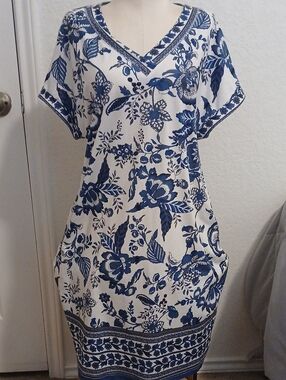 Blue & White Floral V‑Neck Tunic Dress